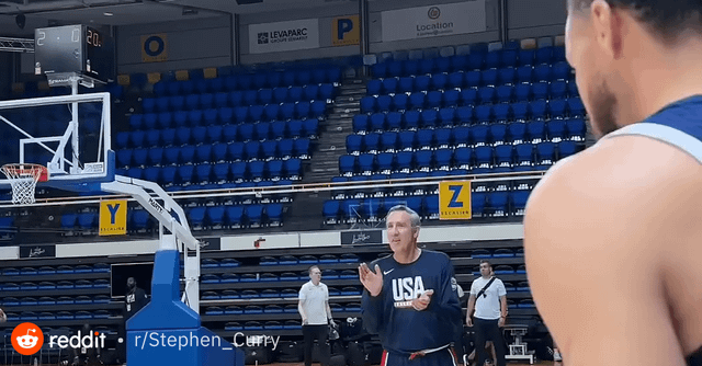 库里伤停27场复出后，连续命中地板反弹三分神操作